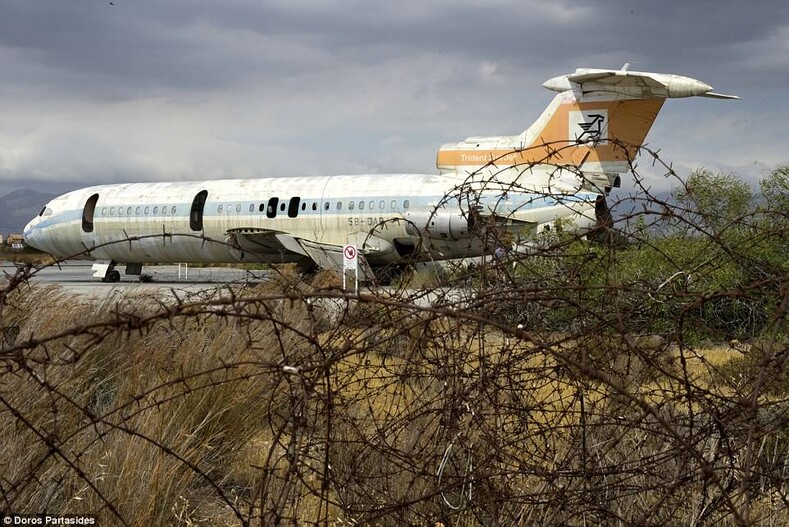 ТОП-10 фотографий заброшенного аэропорта Никосии, где жизнь остановилась более 40 лет назад