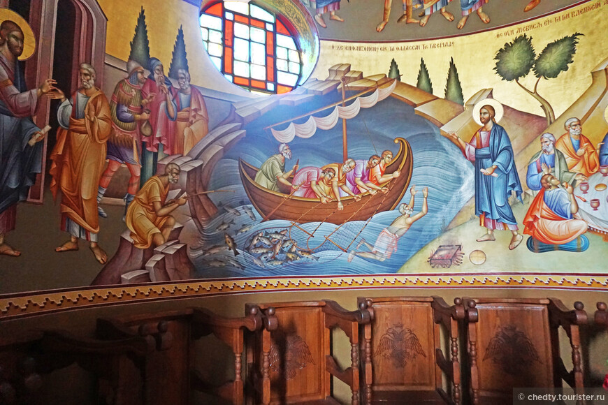 Фреска в храме Двенадцати Апостолов на берегу Кинерета