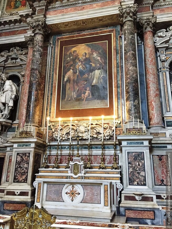 Собор Джезу Нуово — шедевр барокко в Неаполе