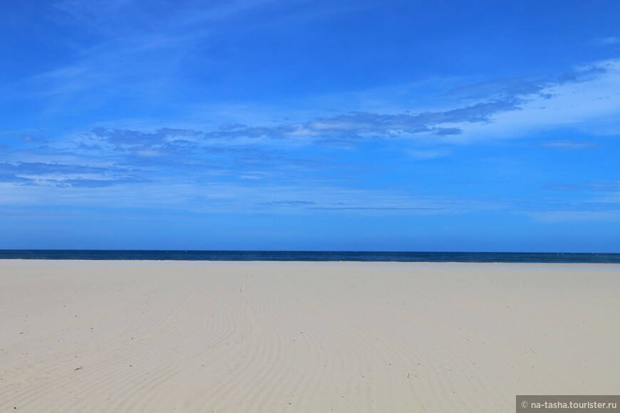 огромный пляж Шангри -Ла