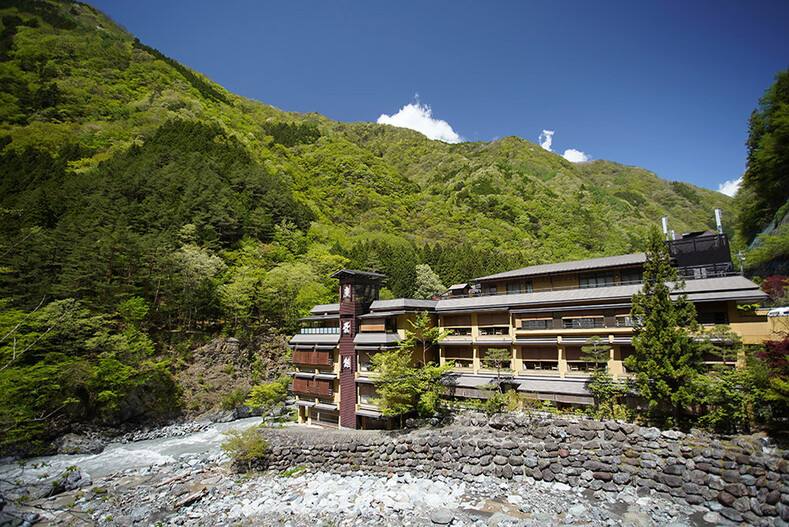 Как выглядит самая старая в мире гостиница — Нисияма Онсэн Кэйункан