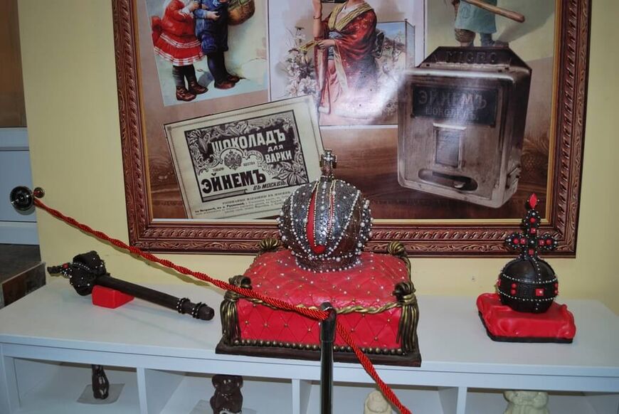 Императорская корона Российской империи из шоколада
