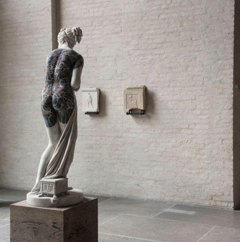 Итальянский скульптор покрыл статуи татуировками. Смотрите, что из этого получилось