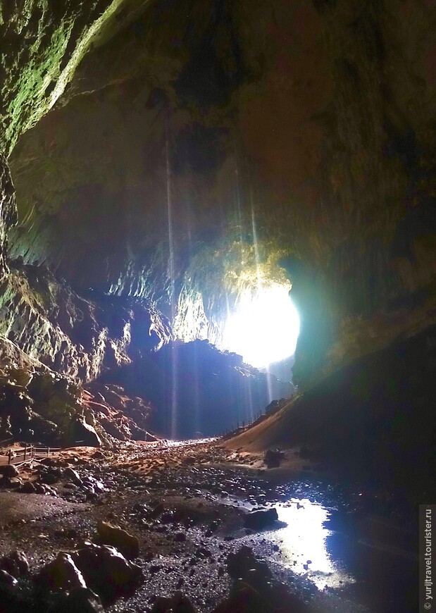 Борнео. Пещерный комплекс Мулу