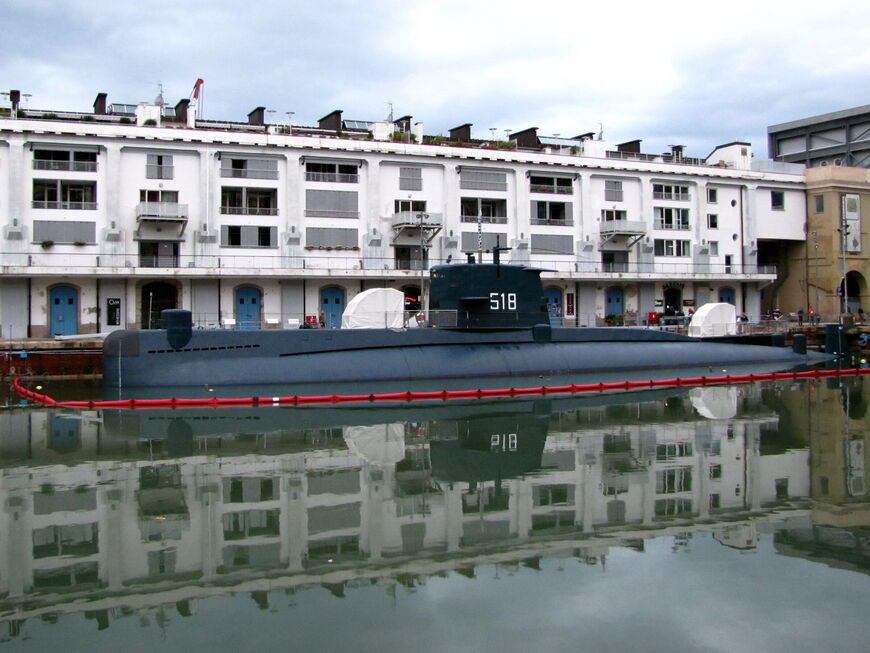 Итальянская подводная лодка «Назарио Сауро»