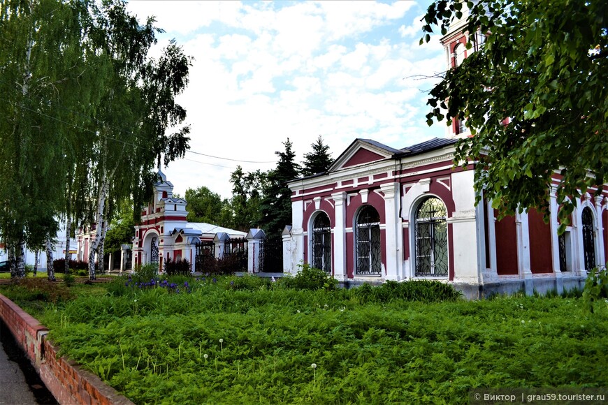 Храм, где отслужил всенощную Патриарх Всея Руси, как память о женском монастыре, ликвидированном Екатериной II