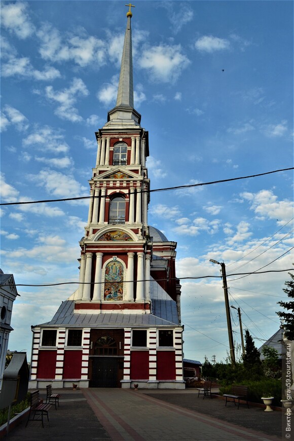Храм, где отслужил всенощную Патриарх Всея Руси, как память о женском монастыре, ликвидированном Екатериной II