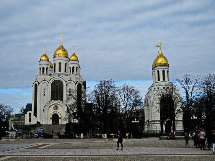 Православные храмы на площади Победы