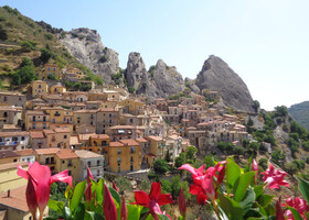 Кастельмеццано — входит в число 37 самых красивых мест Италии