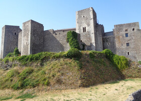 Замок Мельфи — замок норманов 11 века в Апулии