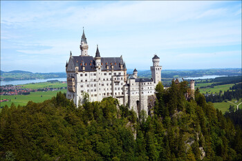 Замок Нойшванштайн в Германии откроется для туристов с июня