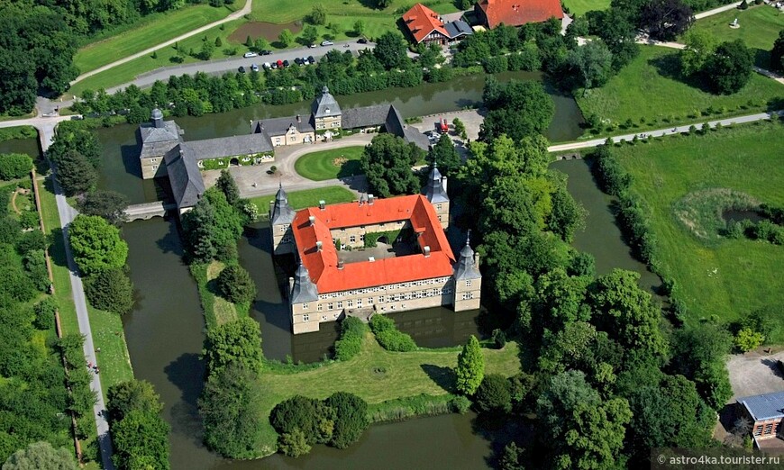Фото замка Вестервинкель с интернета.