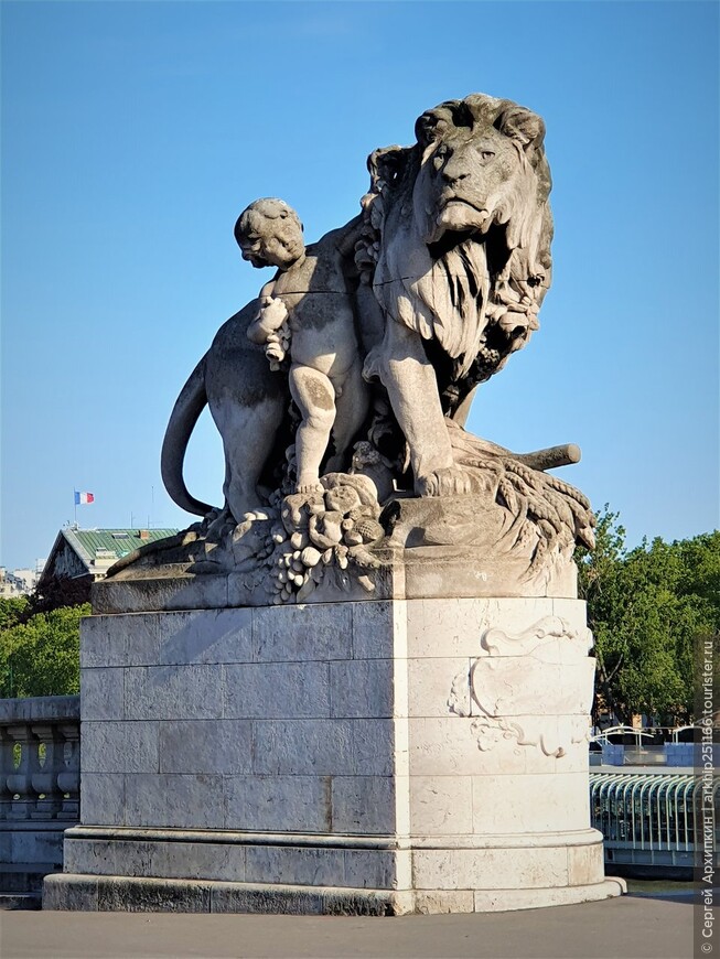 Самый красивый мост Парижа - мост Александра III.