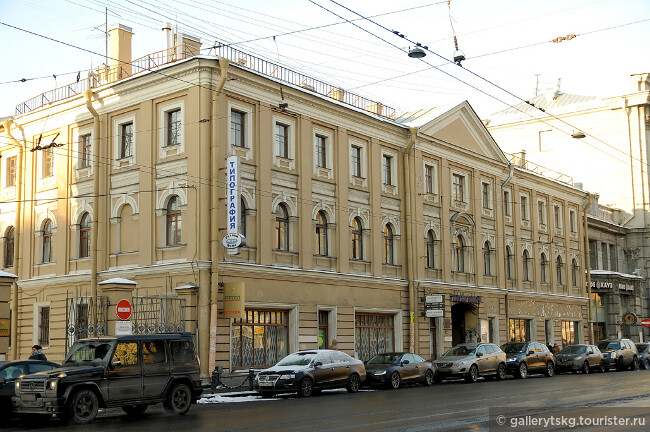 Бывший флигель Екатерининского института послужил арт-площадкой для Санкт-Петербургской галереи