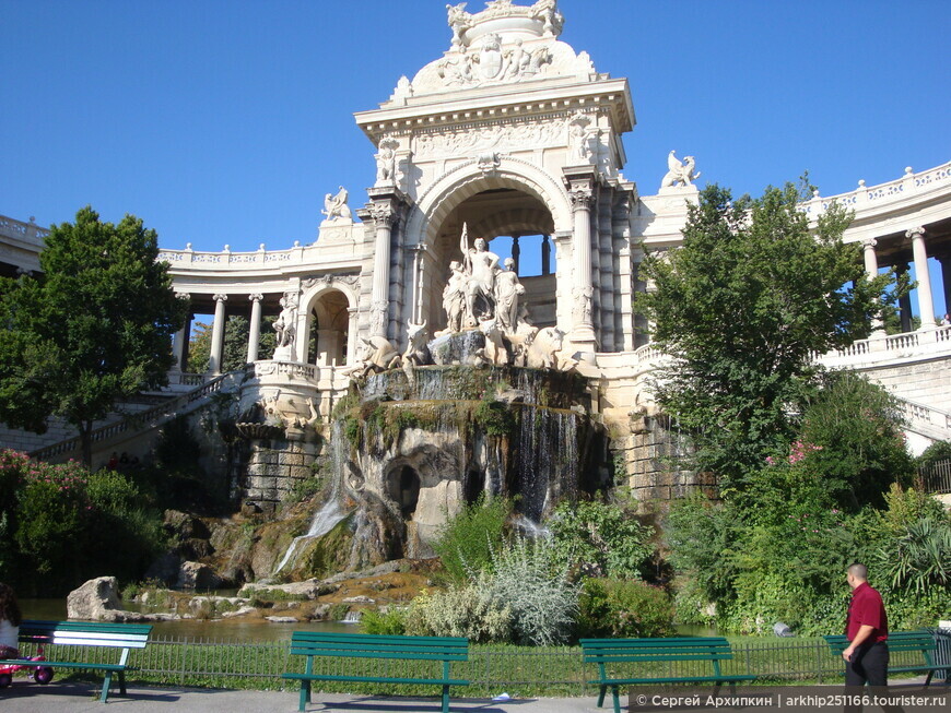 Прекрасный дворцово-парковый ансамбль Лоншан в Марселе