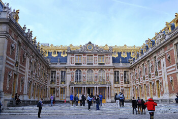 Версаль вновь открылся для туристов