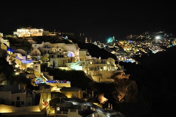 В Греции открылись бары и ночные клубы