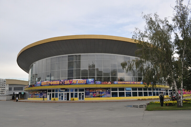 Александрит спортивный комплекс новосибирск фото