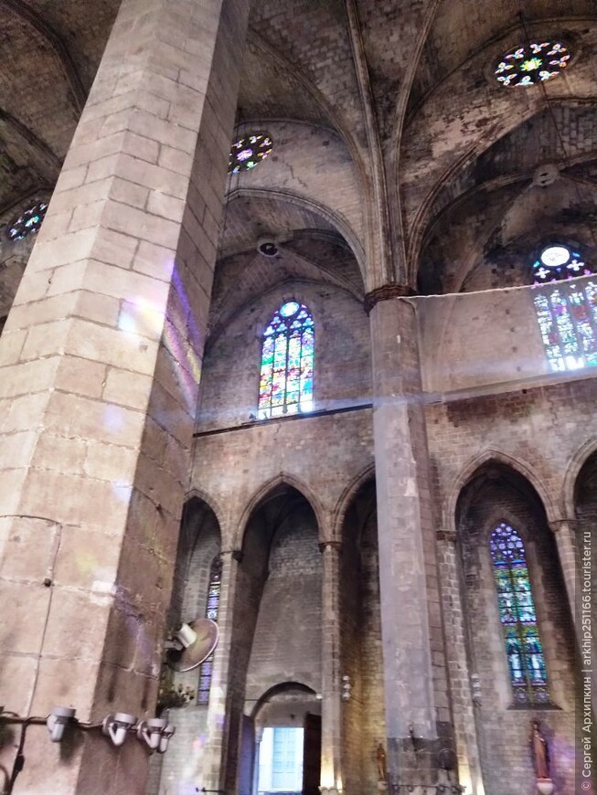 Собор Санта Мария дель Мар — лучший образец каталонской готики в Барселоне