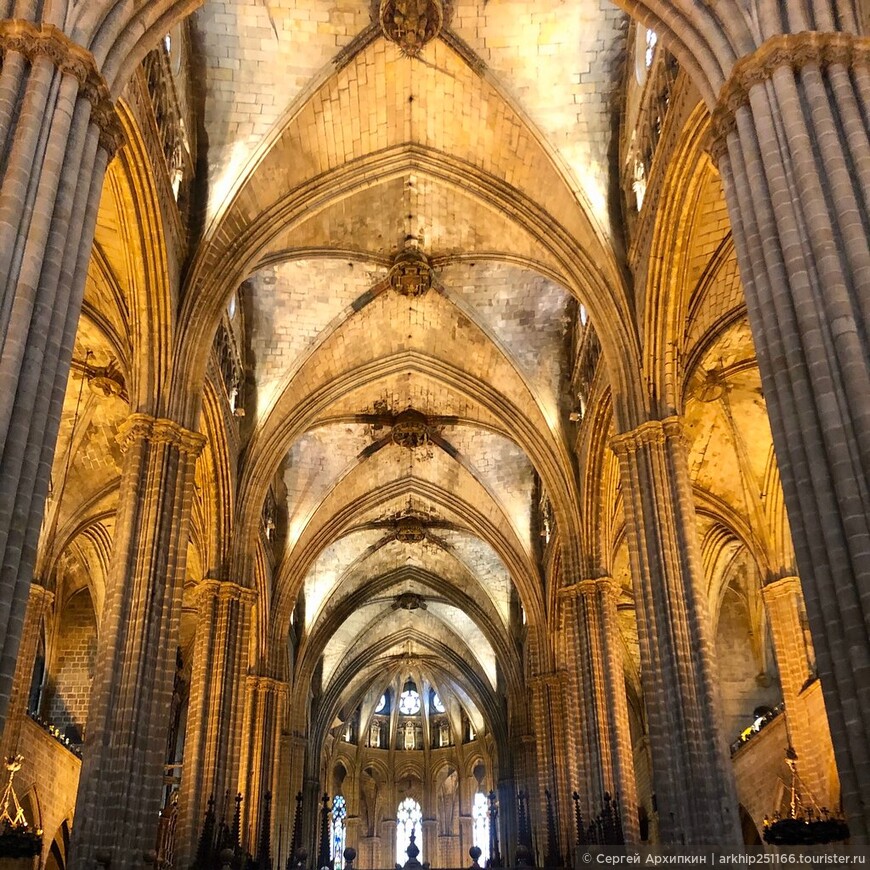 Кафедральный собор Барселоны — главный собор Каталонии