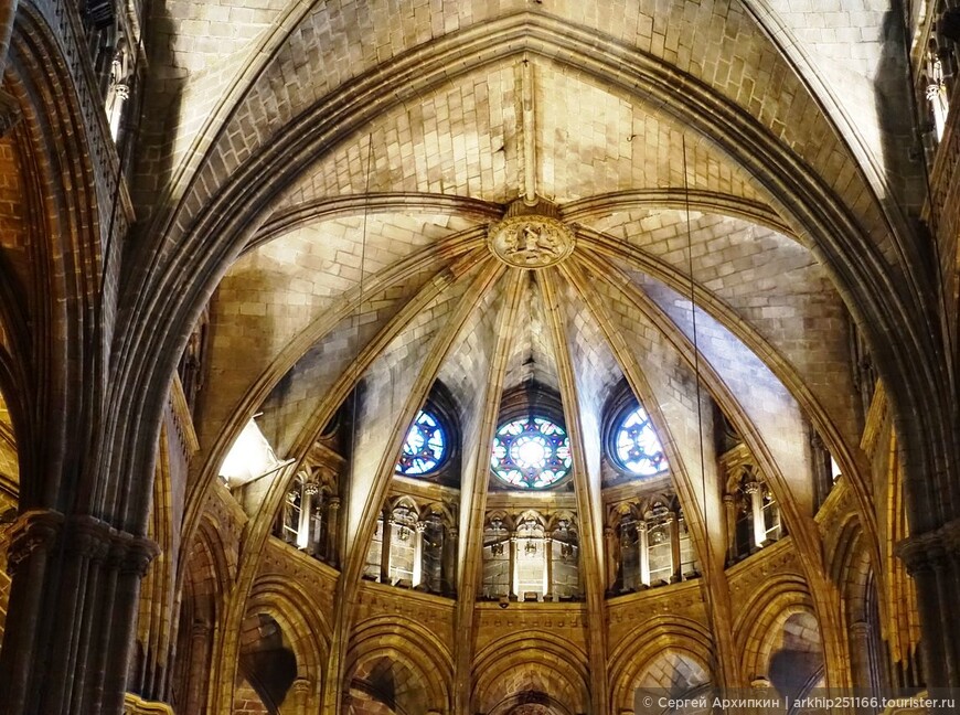 Кафедральный собор Барселоны — главный собор Каталонии