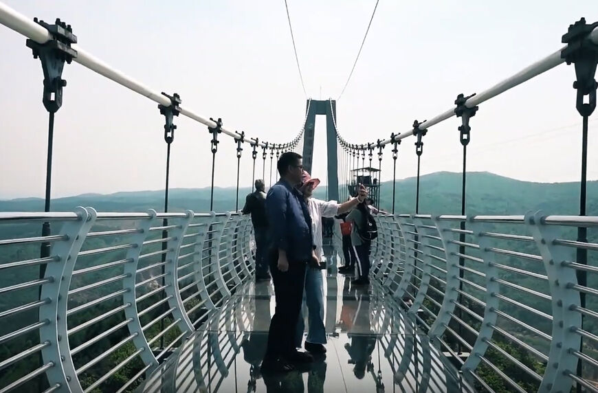 Стеклянный мост в Хуньчуне