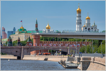 Парк Зарядье в Москве откроют 23 июня