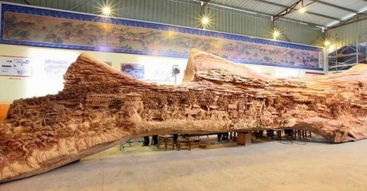Резчик по дереву потратил 4 года жизни на самую длинную скульптуру в мире и попал в книгу рекордов Гиннесса