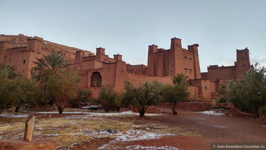 Айт-Бен-Хадду, Марракеш, Марокко: Снег в пустыне
