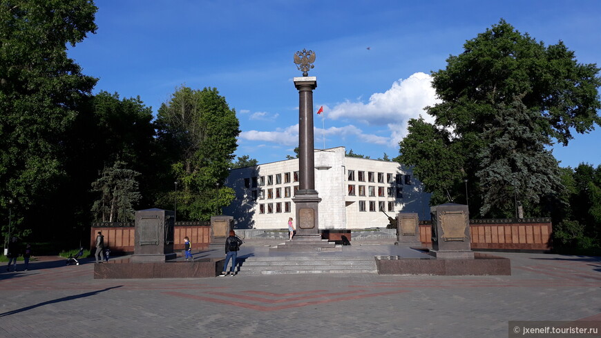 Парк Патриотов. Центр военно-патриотического  воспитания Музей-диорама и памятная стела