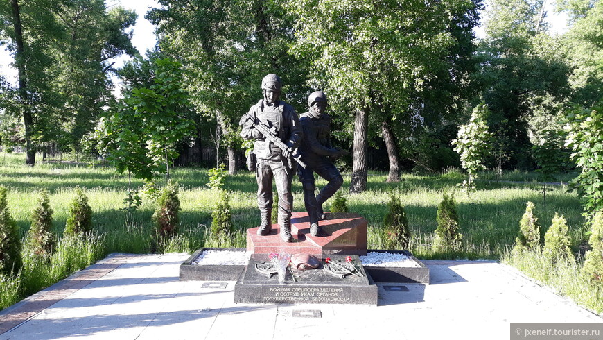 Памятник бойцам спецподразделений и сотрудникам органов госбезопасности