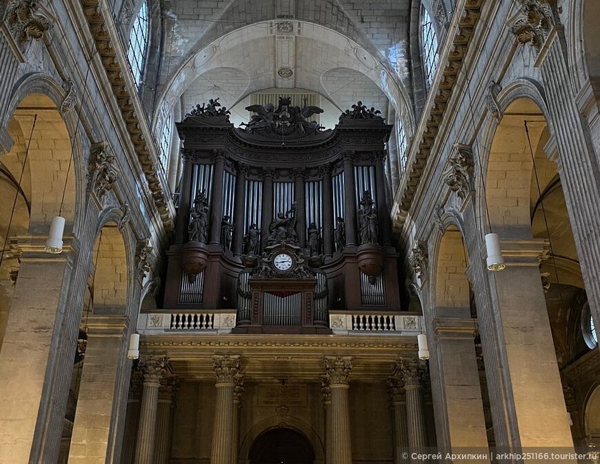Церковь Сен-Сюльпис — второй по размерам собор Парижа