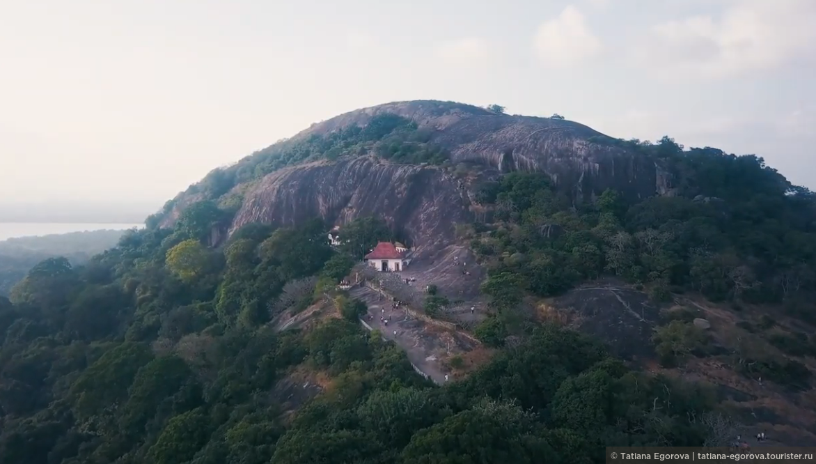 Храм Алувихара