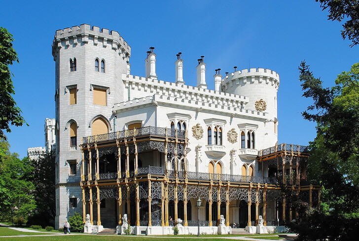 Замок Глубока-над-Влтавой