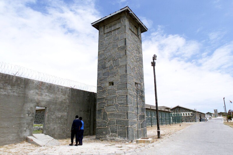 Африканский Алькатрас: тюрьма, в которой 18 лет жизни провел Нельсон Мандела