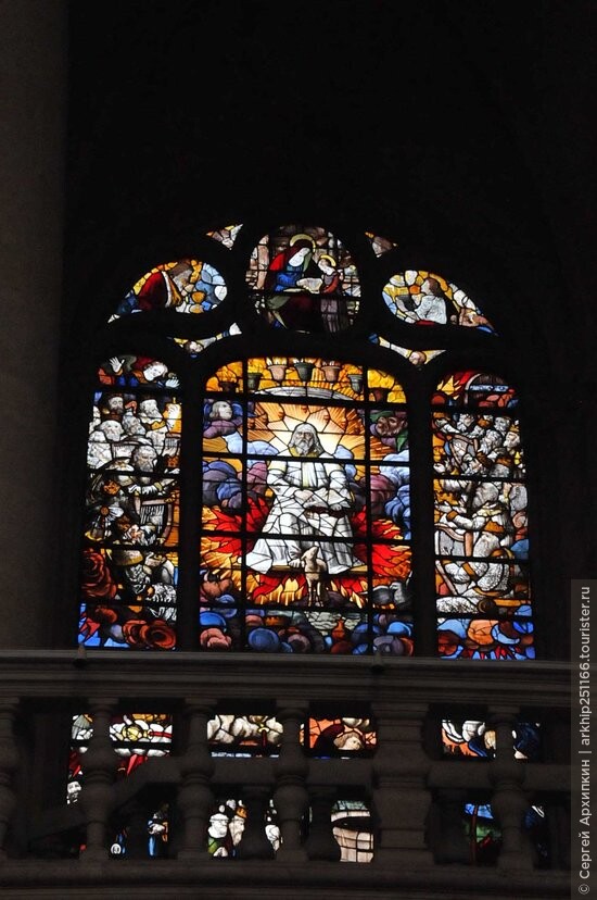 Церковь Сент-Этьен-дю-Мон в латинском квартале Париже