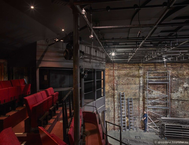 Пустые театры Лондона готовятся к окончанию пандемии (фото)