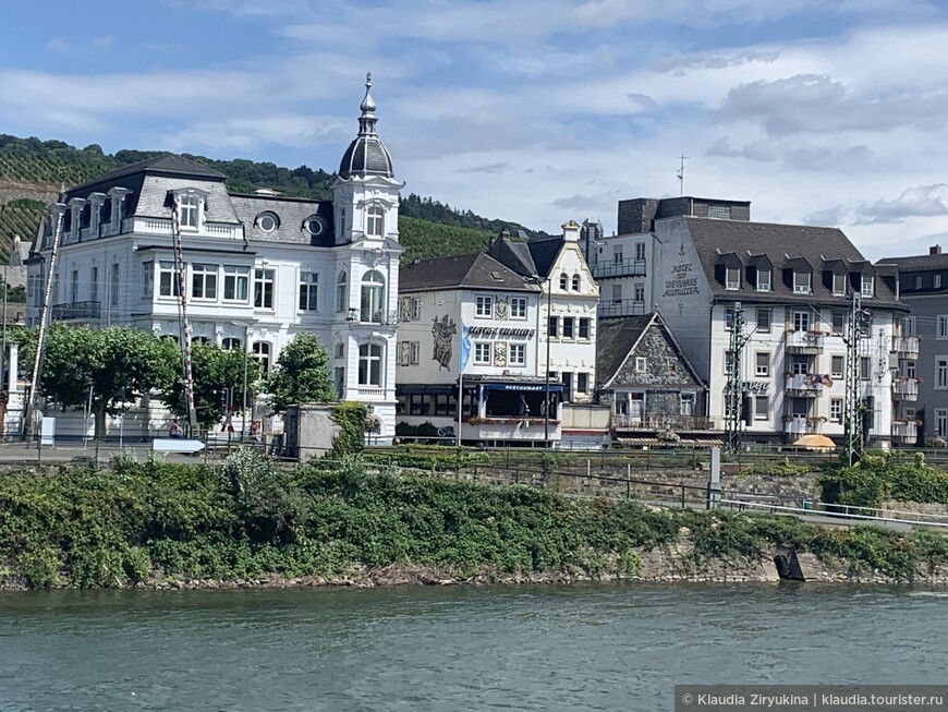 Романтические выходные на Рейне - кораблик, крепость, сказочный городок и вино.