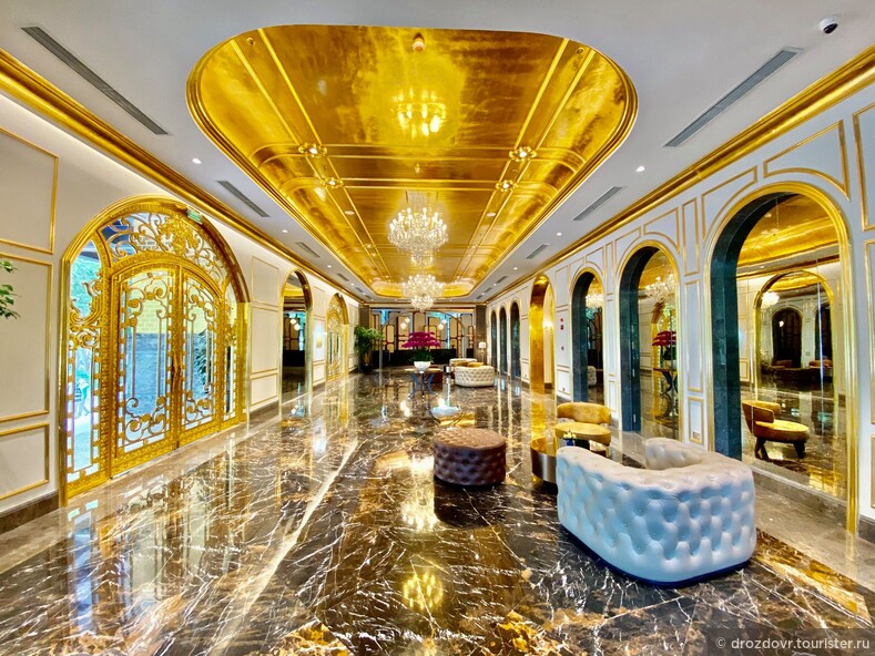 Во Вьетнаме открылся золотой отель. Осторожно, роскошь (фото)