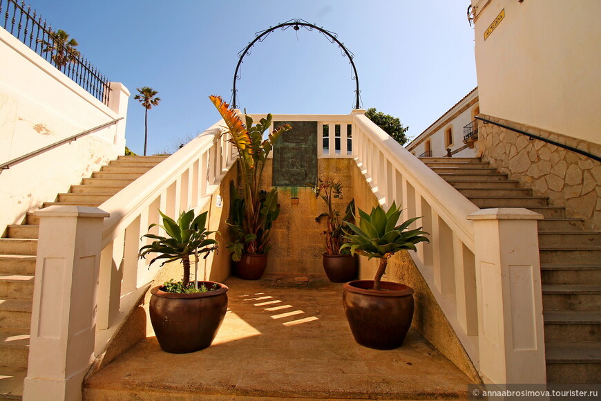 Лестница, ведущая на площадь Санта Мария (Plaza de Santa Maria)