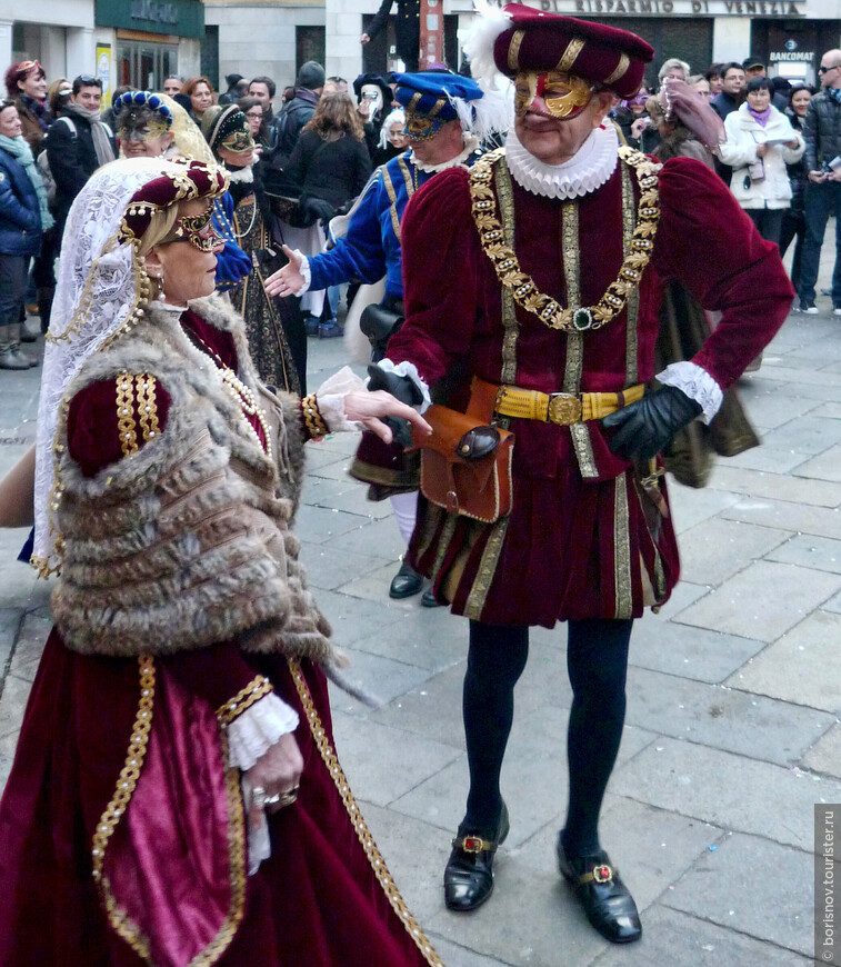 Карнавалу в Венеции? Быть!