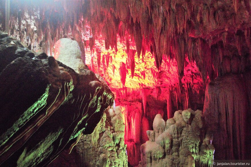Пещера Гоа Гонг