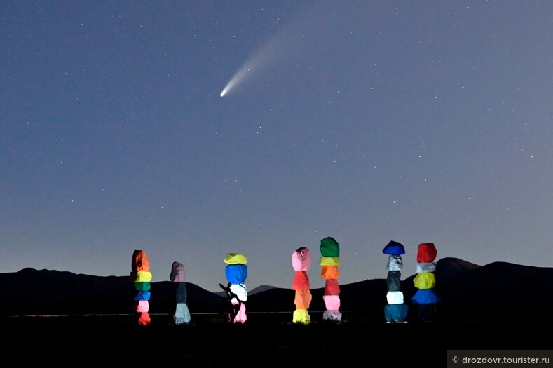 Привет из далёкой-далёкой галактики. Комета Неовайз пролетает по небу (фото)
