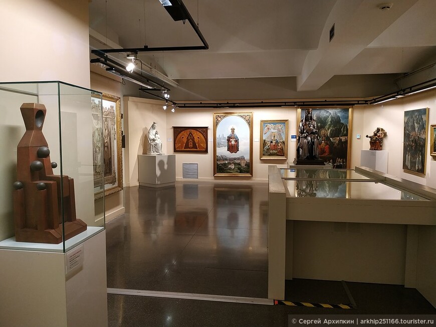 Музей искусств в монастыре Монтсеррат возле Барселоны