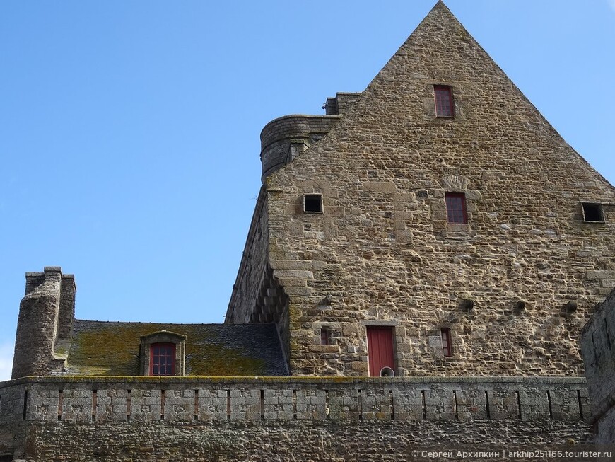 Бретонская крепость Сен-Мало на севере Франции