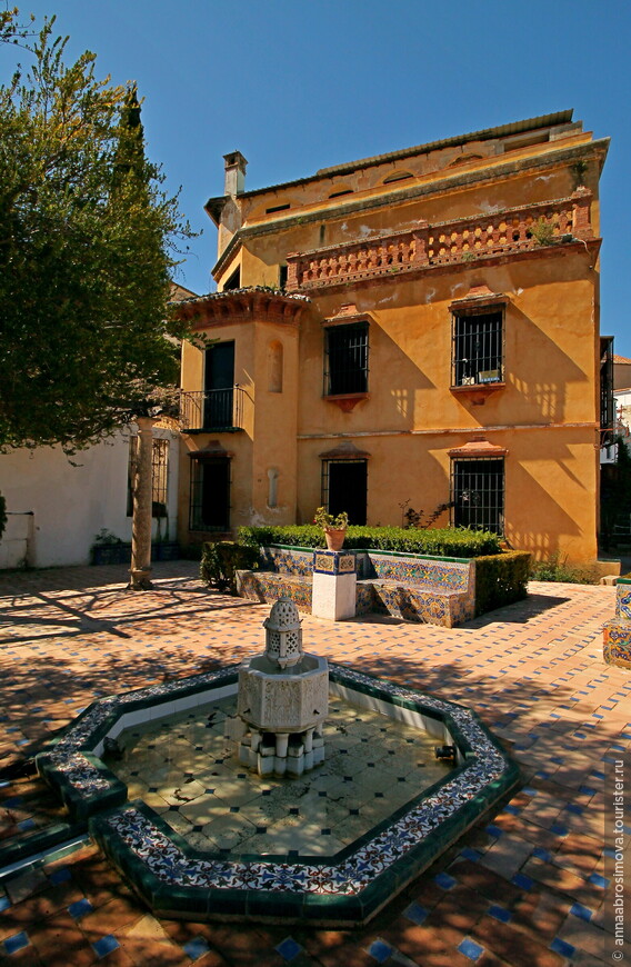 Сад Дома Мавританского короля (Casa del Rey Moro)