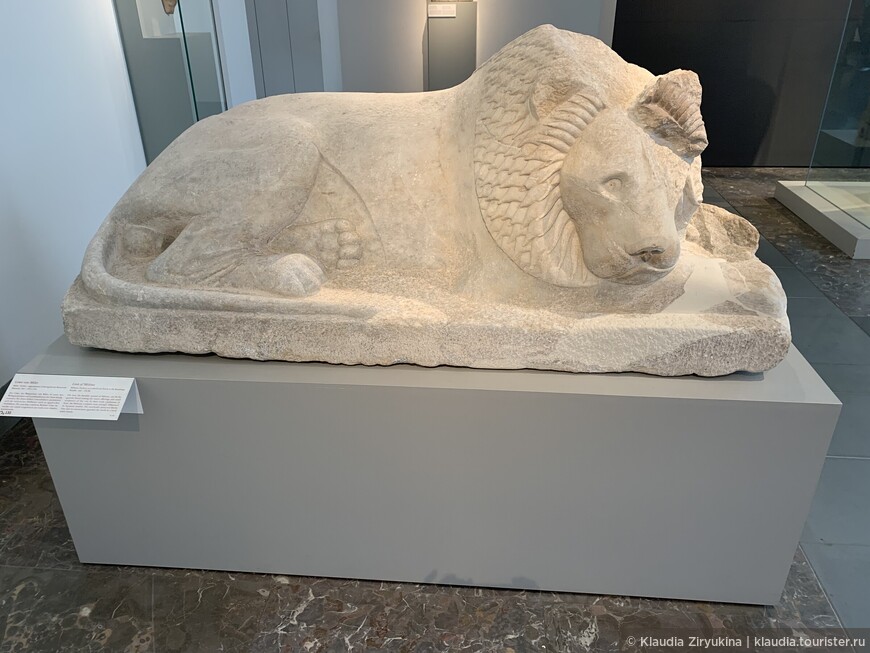 Лев из Милета, мрамор, 6 век до н.э. В ранних изображениях милетские скульпторы основывались на египетских изображениях. 