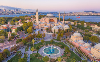 В Айя-Софии в Стамбуле прошла первая исламская служба 