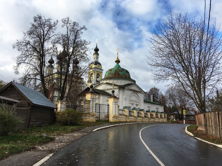 Ансамбль Троицкой и Введенской церквей