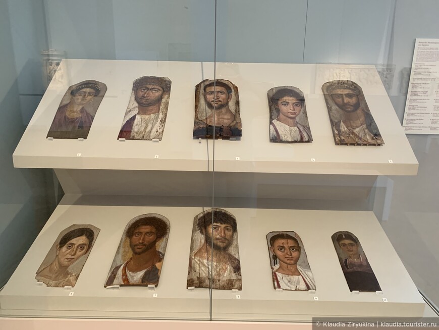 Римские портреты из египетской провинции. Портреты написаны воском и темперой, это уже типично римское, новое, без египетского влияния.